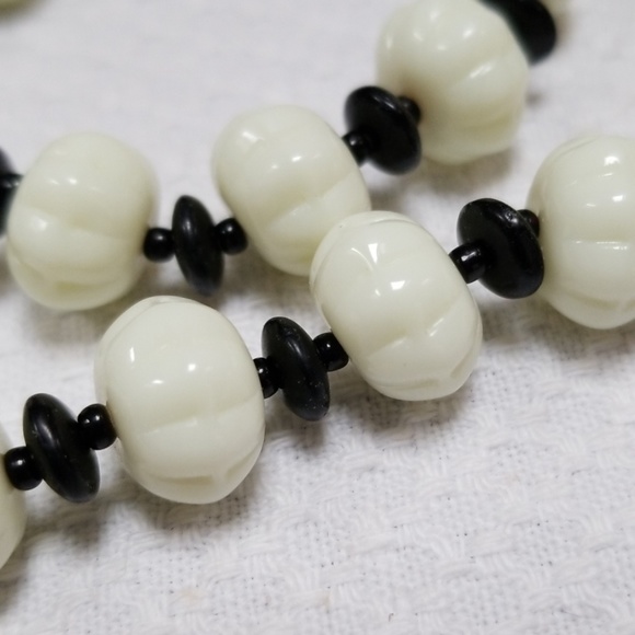 Vintage Czech Bohemian 1920s Art Deco Uranium Glass Bead Necklace - Picture 7 of 12